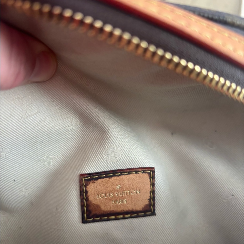 Louis Vuitton High Rise Bum Bag, no strap - Picture 11 of 11
